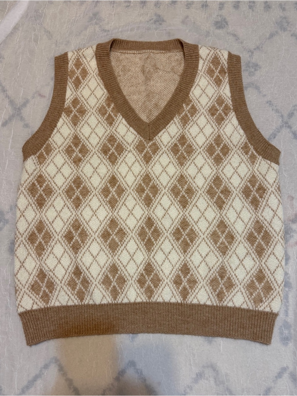 Cashmere and Wool Argyle V‑Neck Sweater Vest in Cream and Brown